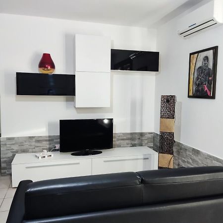 Vico Stazione Apartment Uta Exterior photo